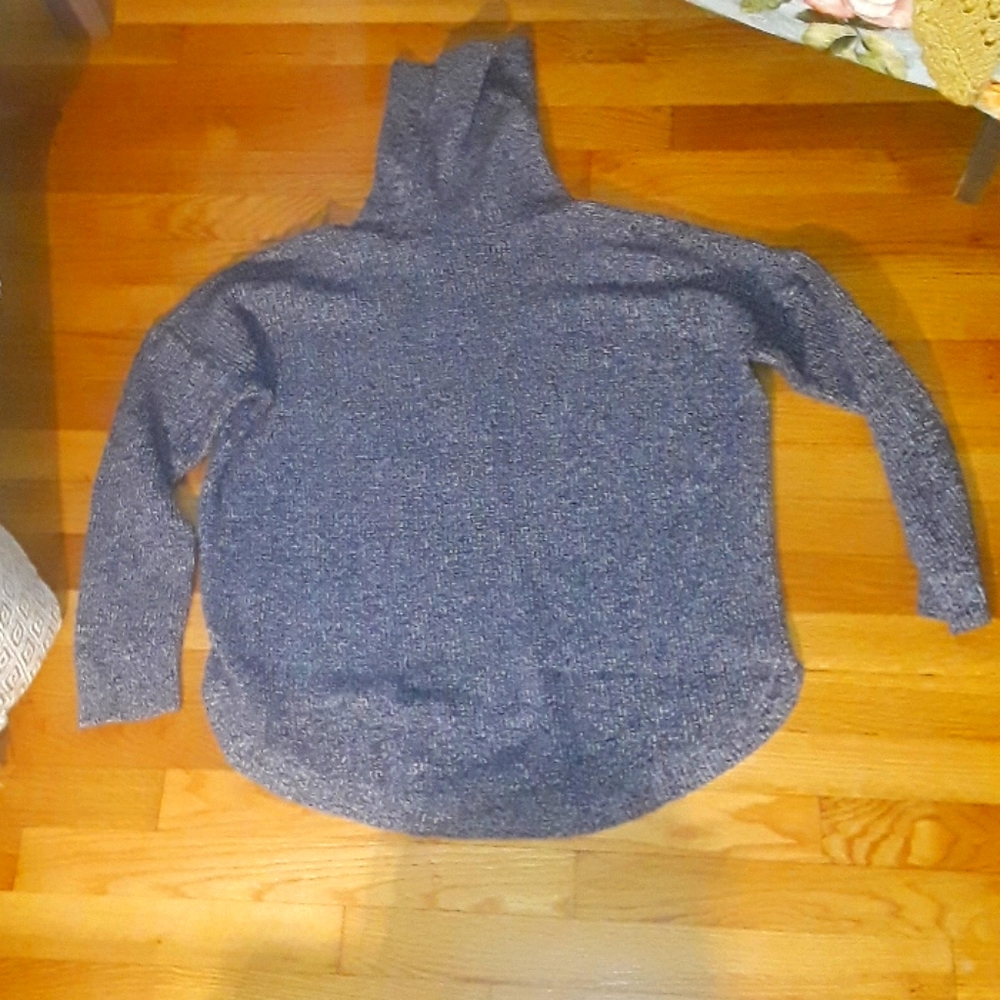 BUNDLE TO SAVE💲Old Navy Turtleneck Sweater